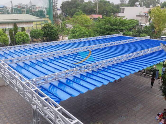 Mái xếp di động cho sân chơi rộng